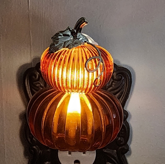 Bath & body works light up fluted pumpkin wallflower plug new - Picture 3 of 3